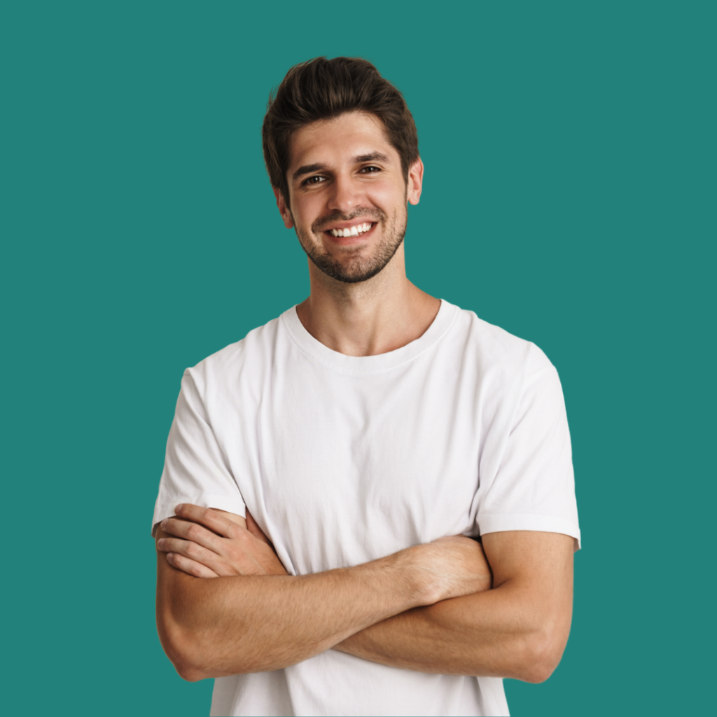 Tyytyväinen ihminen joka on kilpailuttanut kirjanpidon